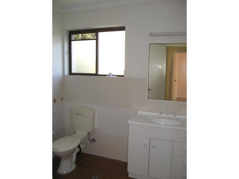 111 Markeri Street, Mermaid Waters QLD 4218