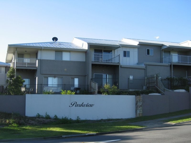 2 Toohey Street, Pacific Pines QLD 4211