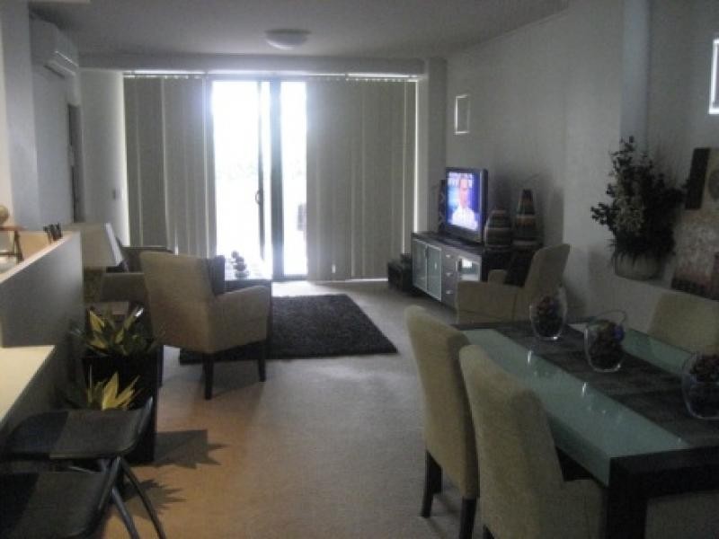 16 Surbiton Court, Carindale QLD 4152