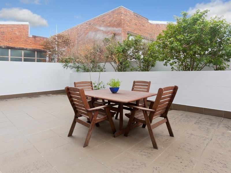 1 Ella St, Newstead QLD 4006