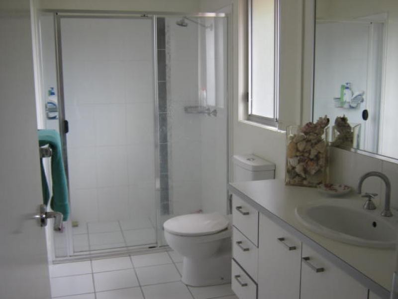 5 Whitsunday Place, Redland Bay QLD 4165
