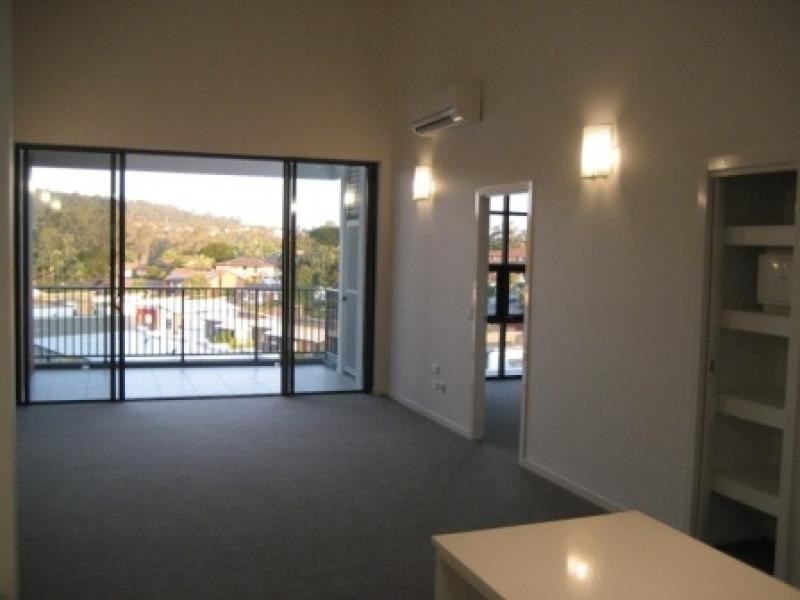 16 Surbiton Court, Carindale QLD 4152