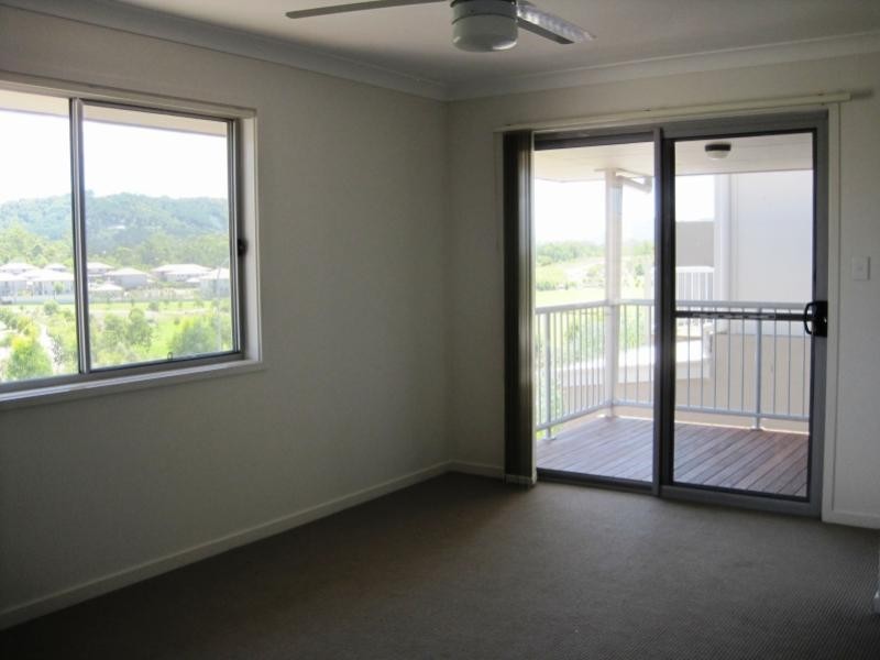 14 Oxley Ave, Woody Point QLD 4019