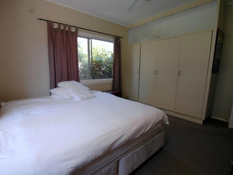 3 Moonah Ave, Southport QLD 4215