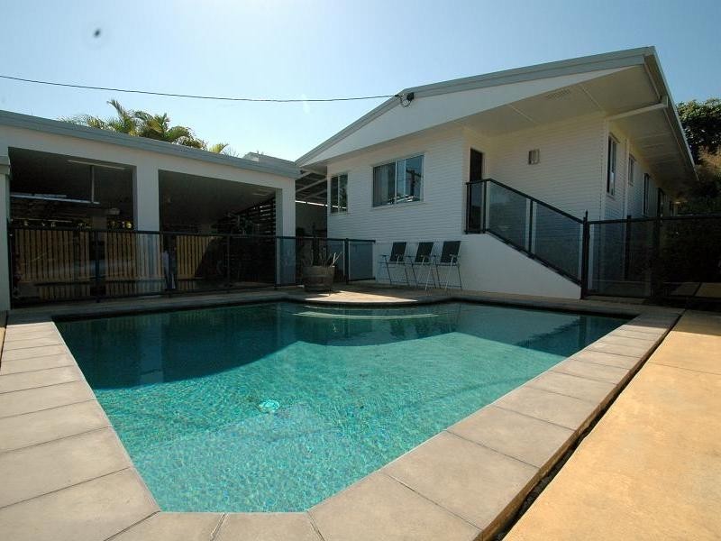 3 Moonah Ave, Southport QLD 4215