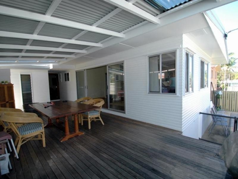 3 Moonah Ave, Southport QLD 4215