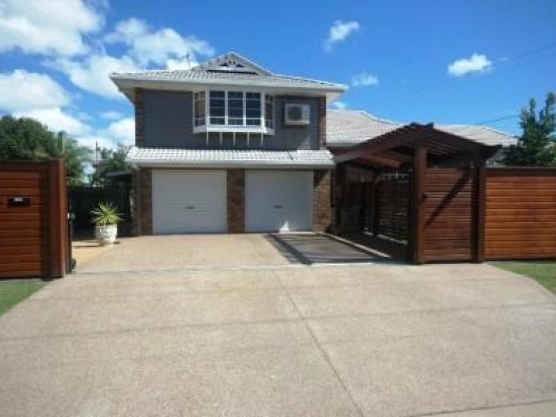 141 Cypress Street, Urangan QLD 4655