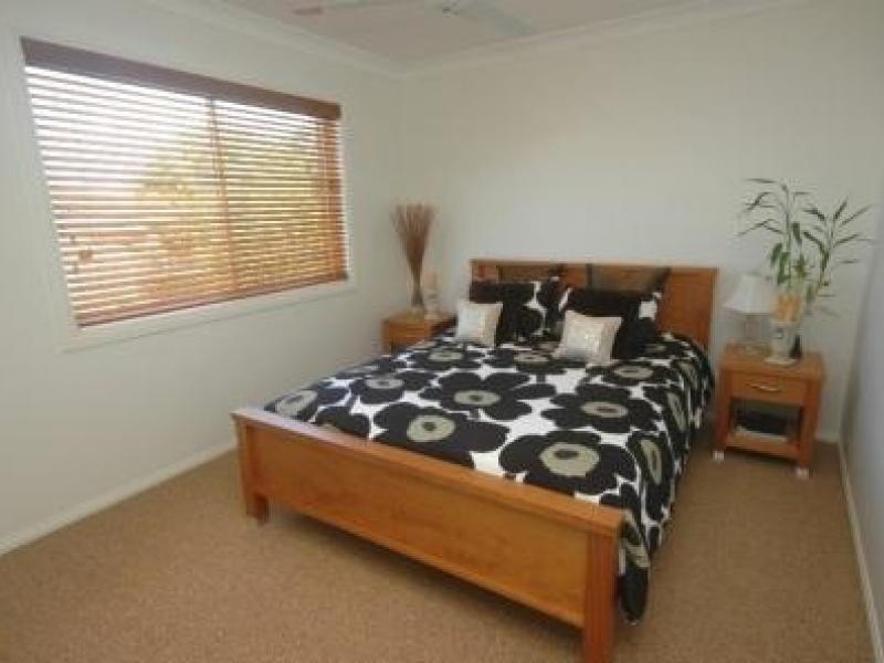 141 Cypress Street, Urangan QLD 4655