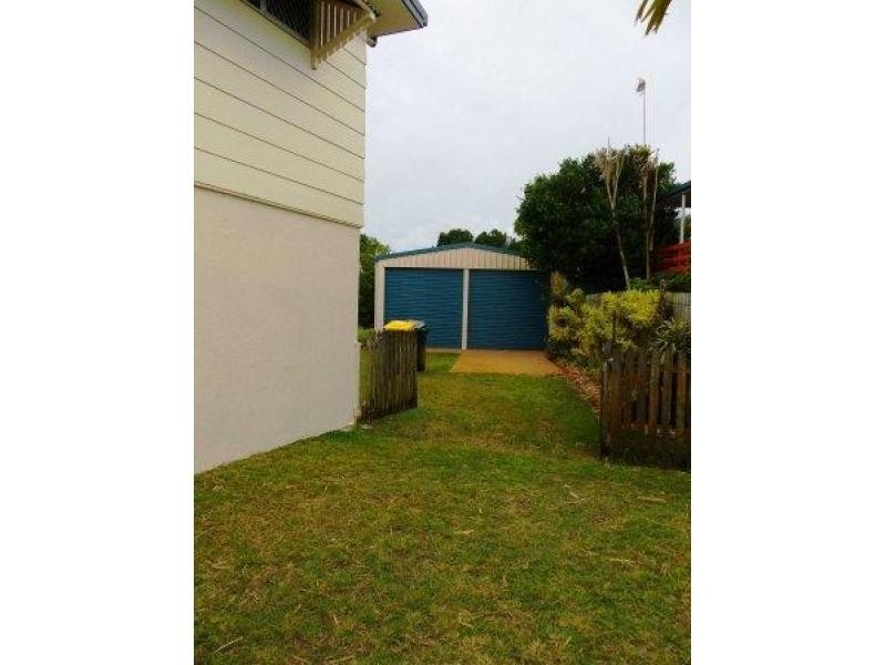 2 Prince St, Urangan QLD 4655