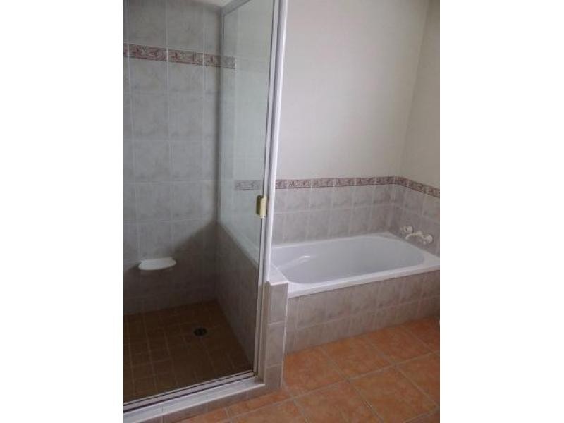 2 Prince St, Urangan QLD 4655