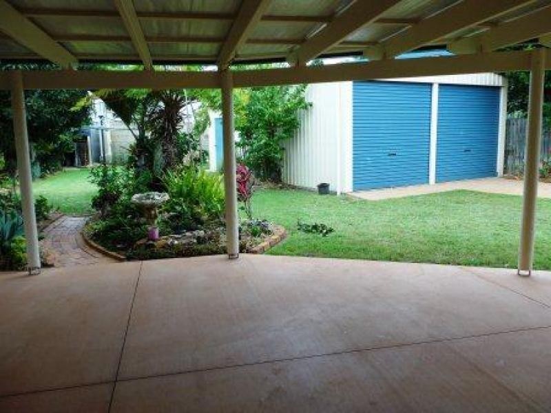 2 Prince St, Urangan QLD 4655