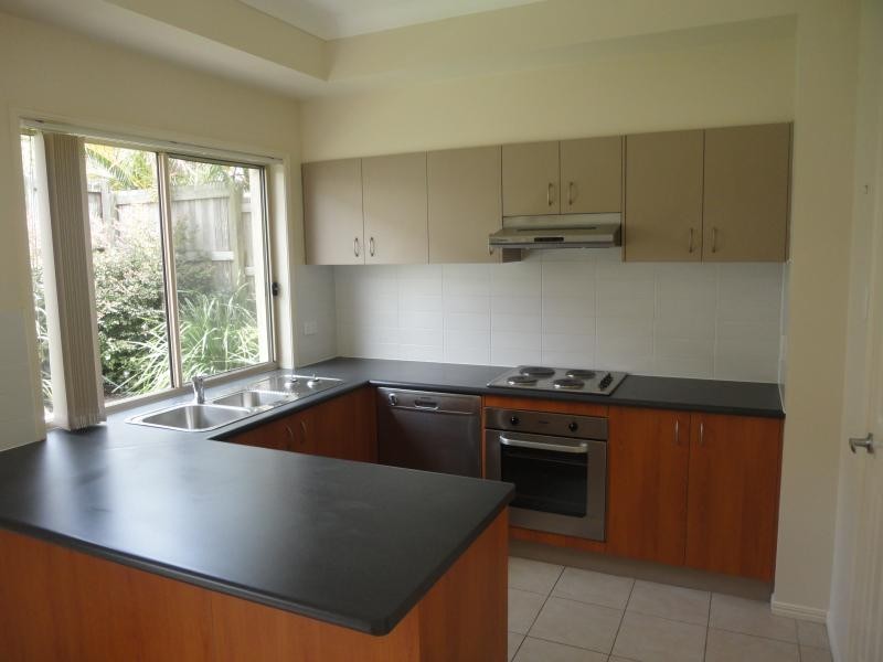 63 Johnston St, Carina QLD 4152