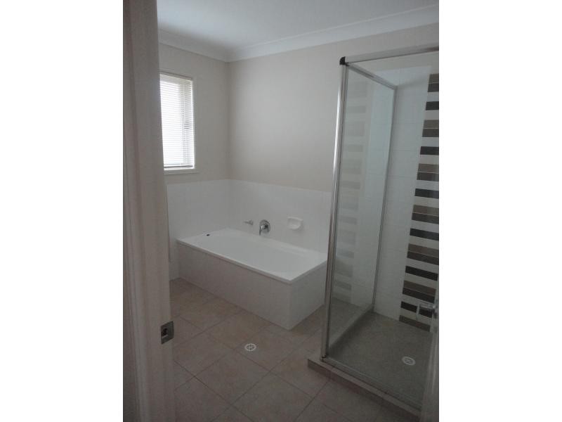 63 Johnston St, Carina QLD 4152