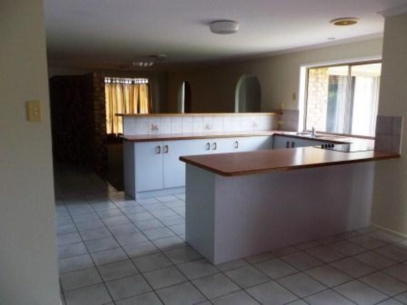 5 KENTIA CRT, Kawungan QLD 4655