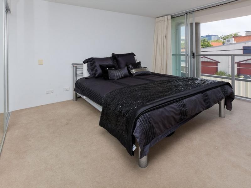 1 Ella St, Newstead QLD 4006