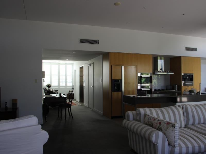 10 Pidgeon Close, West End QLD 4101