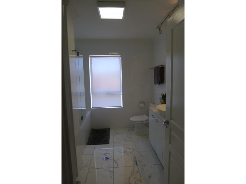 74 Oxlade Drive, New Farm QLD 4005