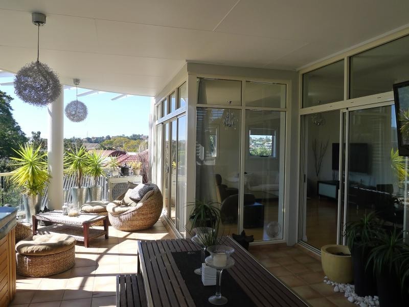 74 Oxlade Drive, New Farm QLD 4005