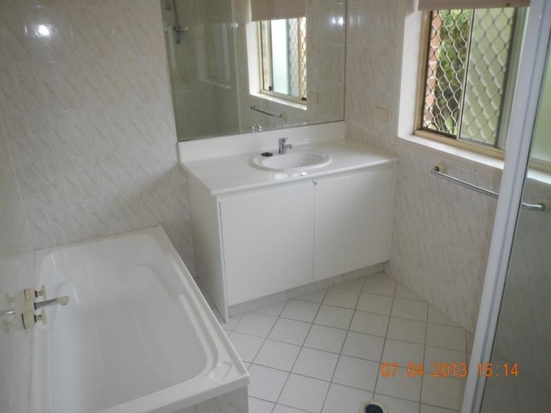 32 Riverview Rd, Nerang QLD 4211