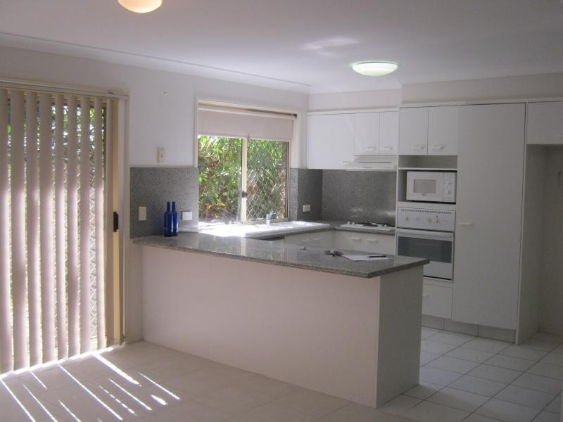 32 Riverview Rd, Nerang QLD 4211