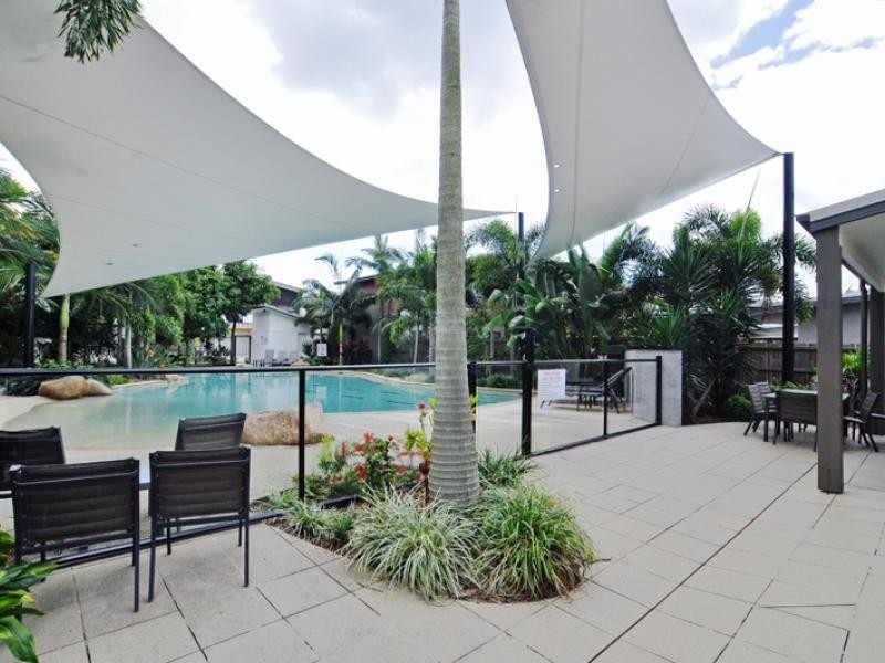 16 Surbiton Court, Carindale QLD 4152