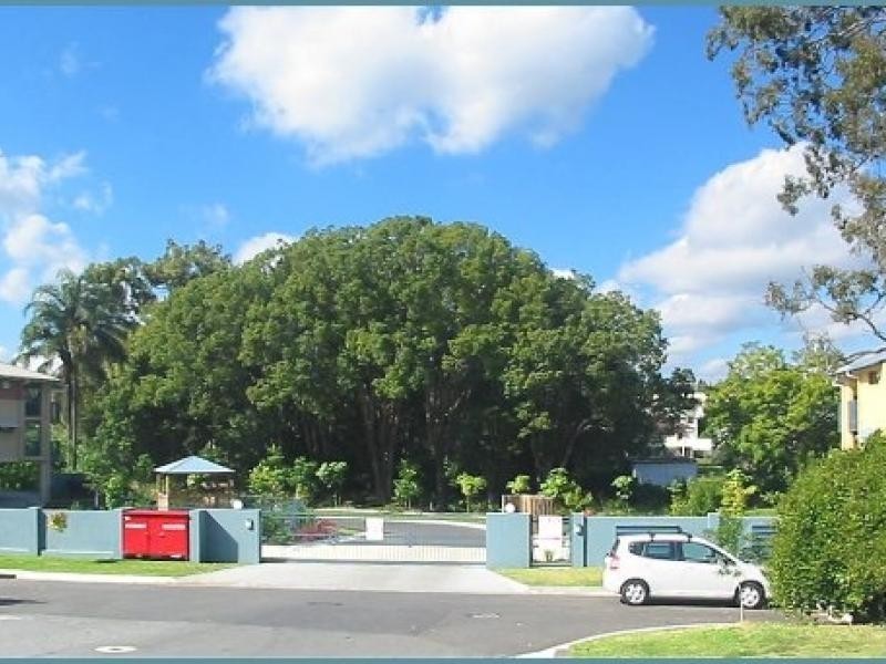 38-40 Palmer, Greenslopes QLD 4120