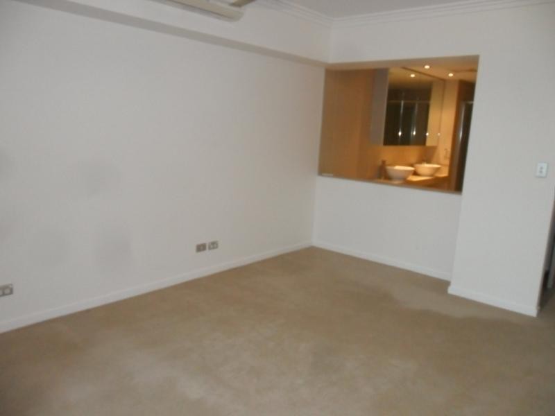 53 Darrambal, Chevron Island QLD 4217