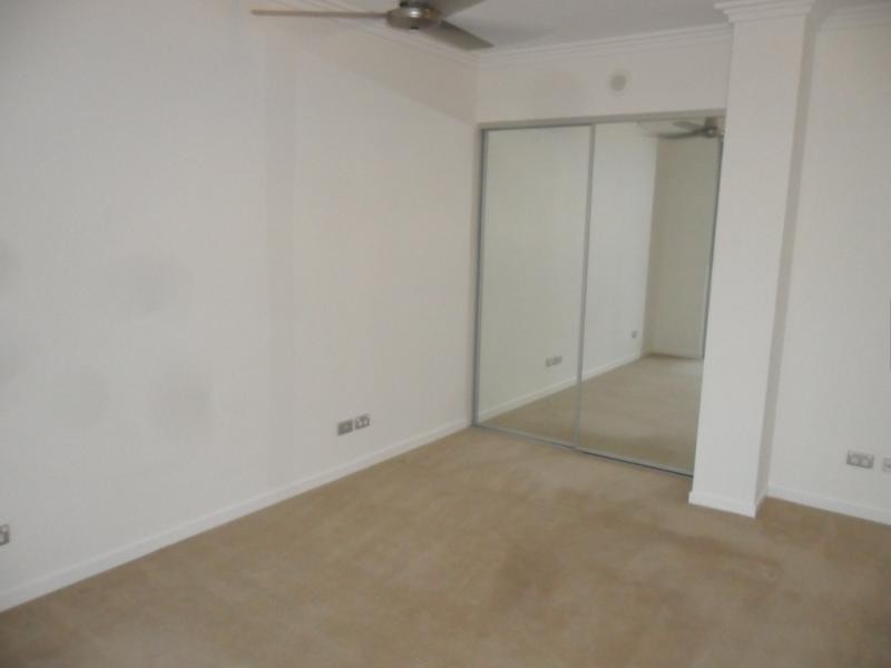 53 Darrambal, Chevron Island QLD 4217