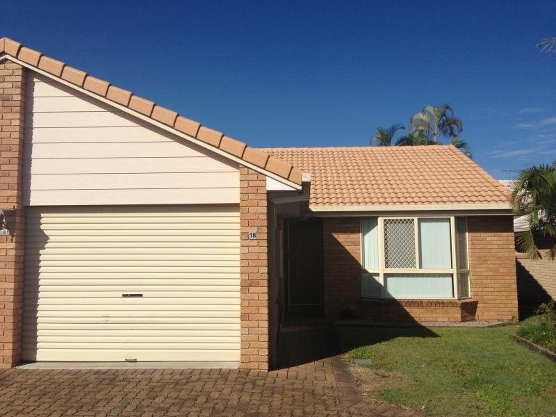 30 Meadowlands Rd, Carindale QLD 4152