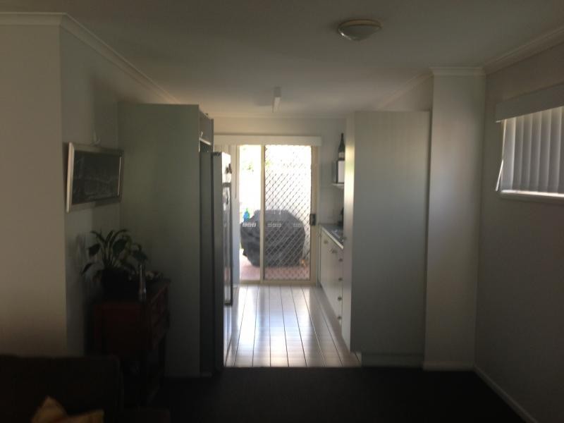 30 Meadowlands Rd, Carindale QLD 4152