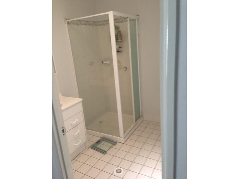 30 Meadowlands Rd, Carindale QLD 4152