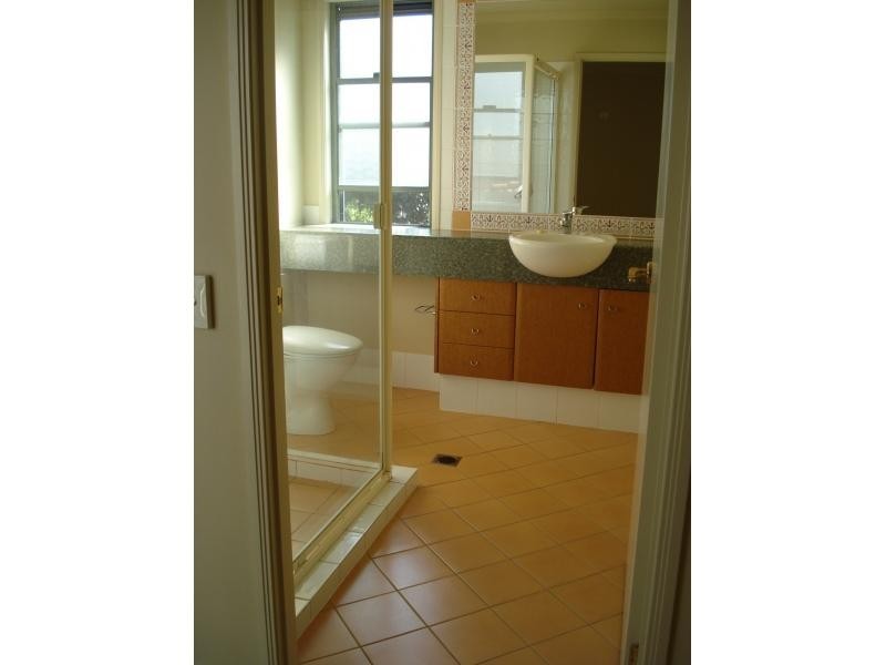 20 Fairway Drive, Clear Island Waters QLD 4226