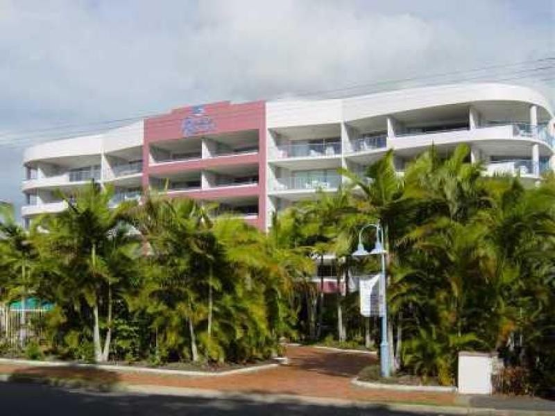 385-386 The Esplanade, Torquay QLD 4655
