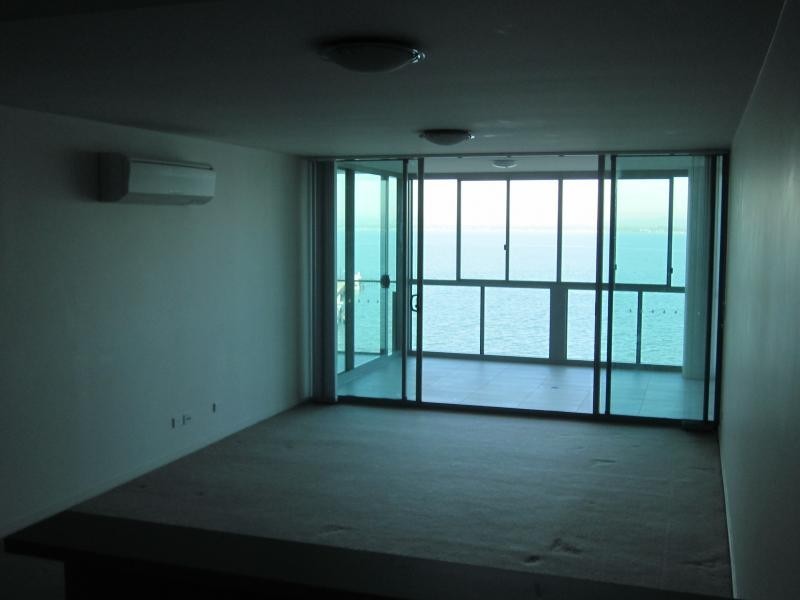 14 Oxley Ave, Woody Point QLD 4019