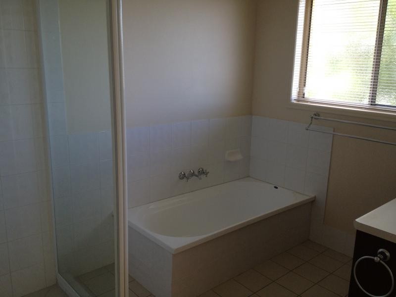 1 Johnston St, Carina QLD 4152