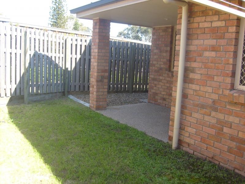 100 OAKMONT AVENUE, Oxley QLD 4075