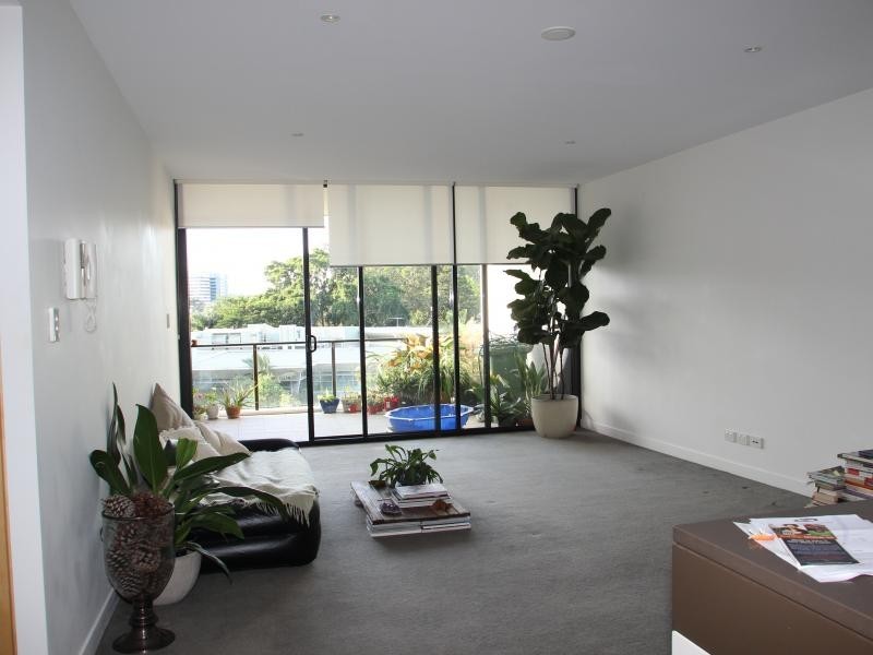 255 Pidgeon Close, West End QLD 4101