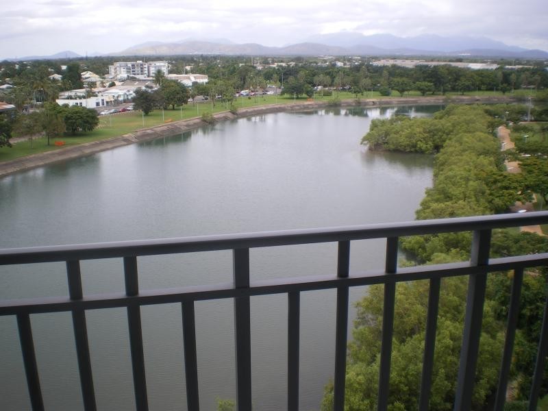 86 Ogden St, Townsville City QLD 4810