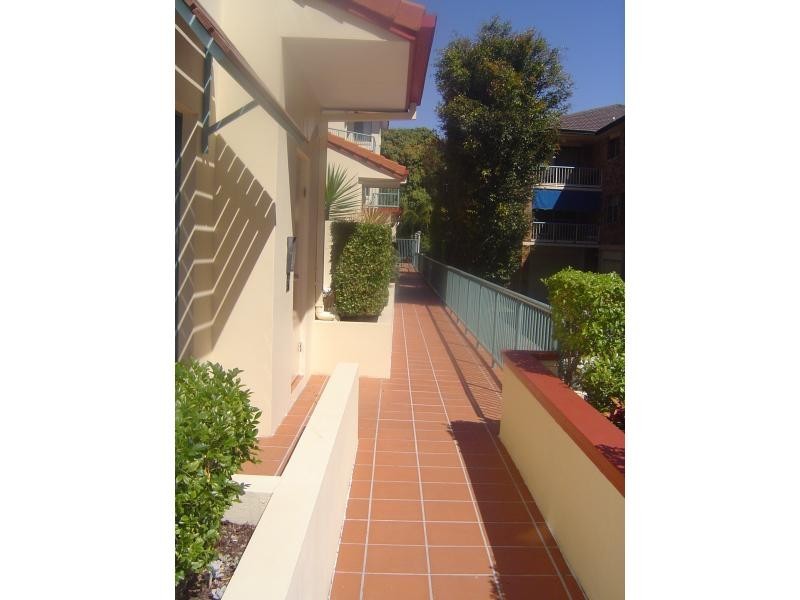 140 MARINE PARADE, Southport QLD 4215