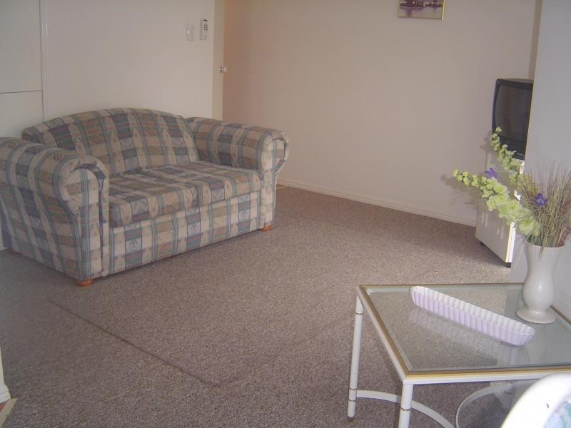 140 MARINE PARADE, Southport QLD 4215