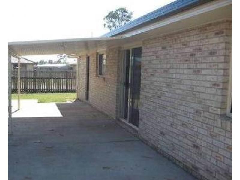 4 Manfred Way, Point Vernon QLD 4655