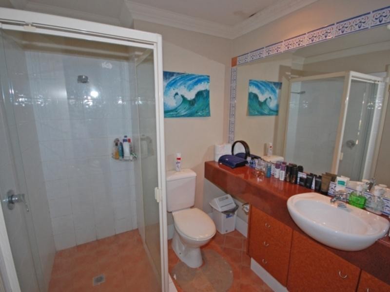20 Fairway Drive, Clear Island Waters QLD 4226