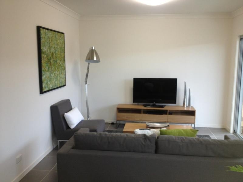 2 Beezley Street, Glen Eden QLD 4680
