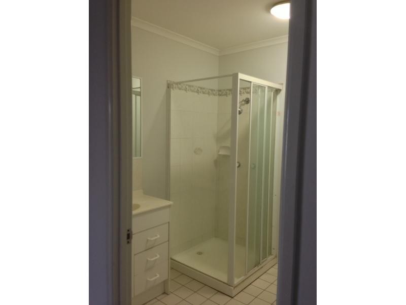 30 Meadowlands Rd, Carindale QLD 4152