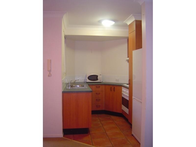 140 MARINE PARADE, Southport QLD 4215