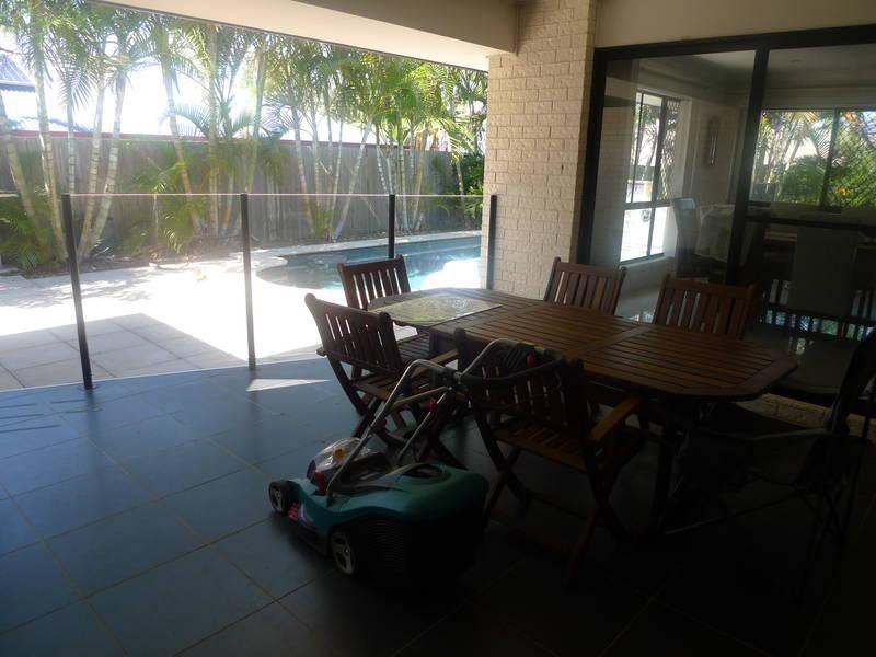 6 Poynter Street, Redland Bay QLD 4165