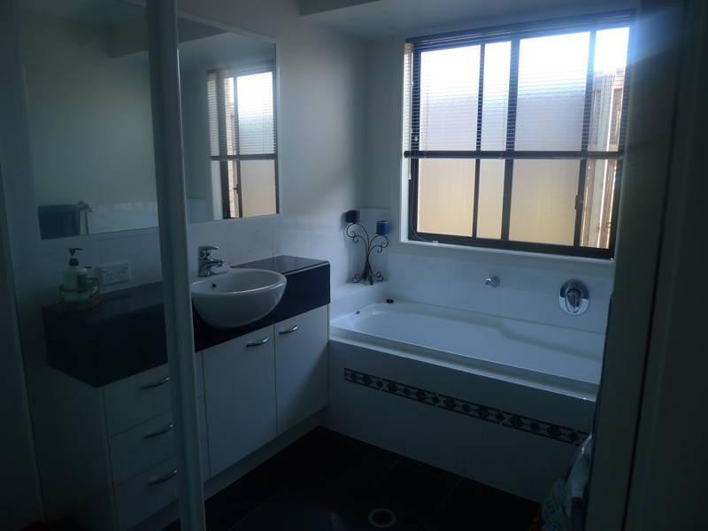 6 Poynter Street, Redland Bay QLD 4165