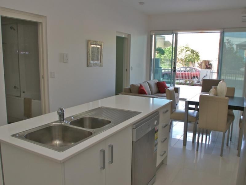 28 Ferry Rd, West End QLD 4101