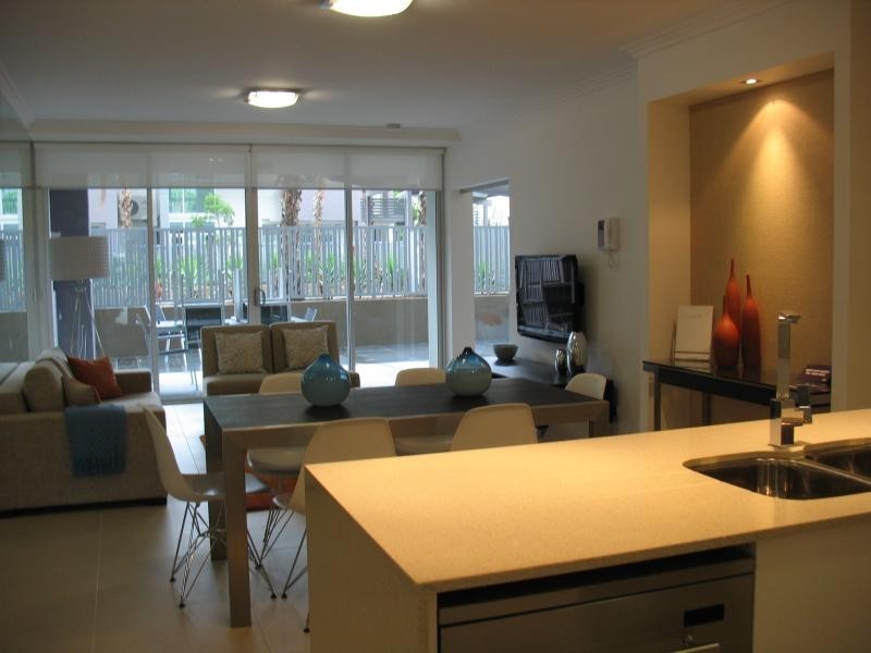 53 Darrambal, Chevron Island QLD 4217