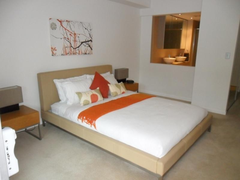 53 Darrambal, Chevron Island QLD 4217